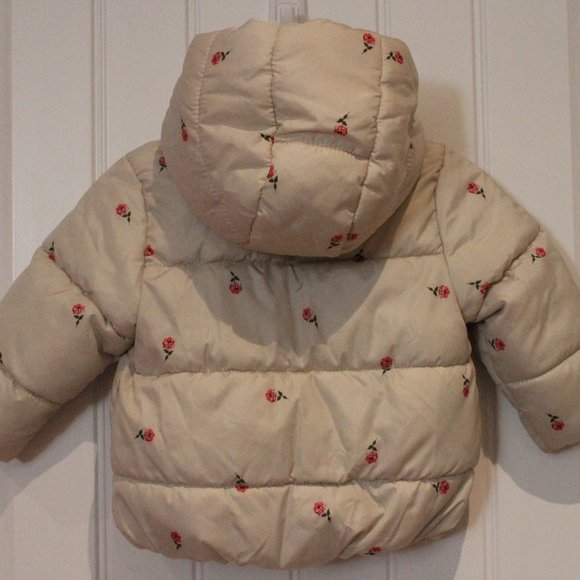 2/$20 🏷 Old Navy Off White Floral Puffer Coat Size 12-18m - Picture 3 of 3